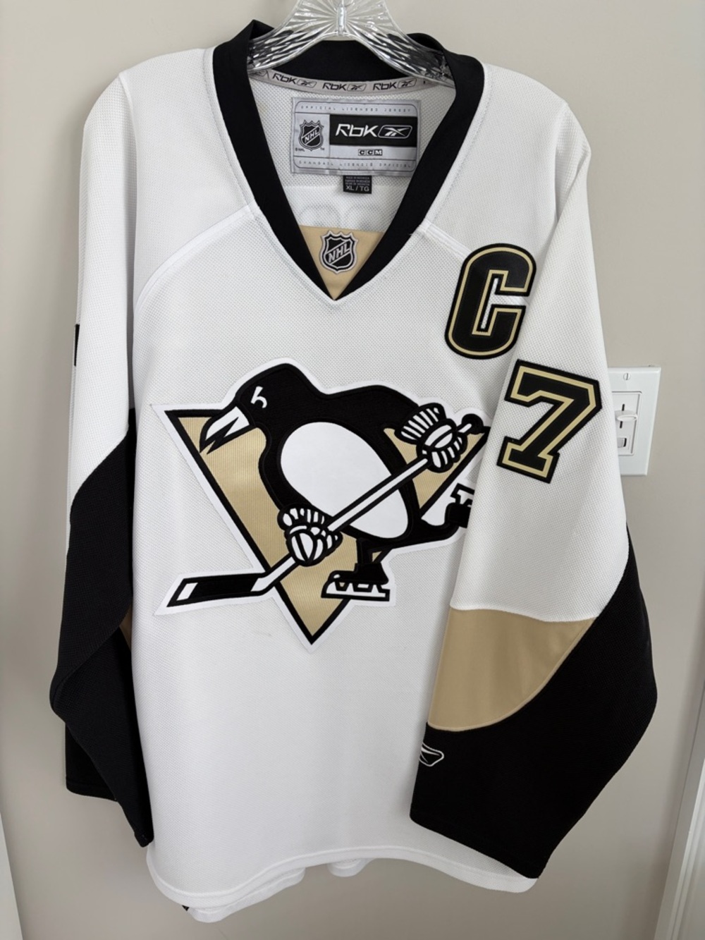 Sidney Crosby official NHL jersey